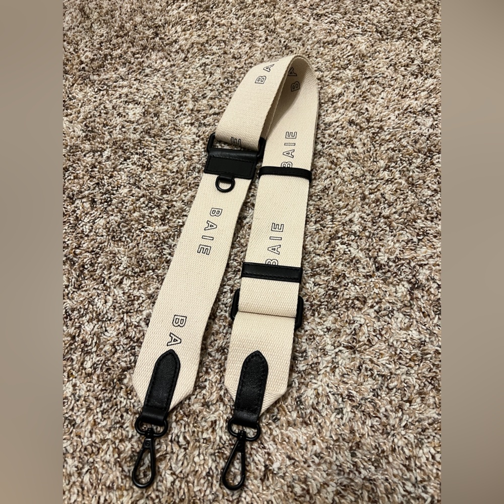 Mina Baie Baie Strap Canvas in Black/Black